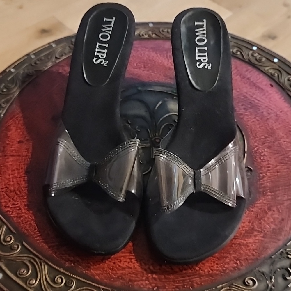 Women's shoes